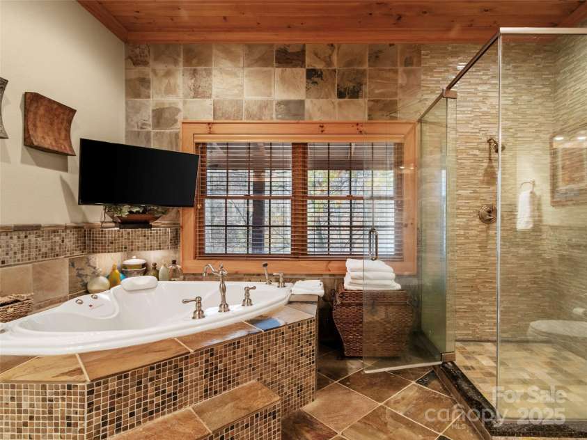 90 Rogers Creek Drive, Bakersville, NC 28705.  MLS# CAR4318662, YatesRealty ID 612. 