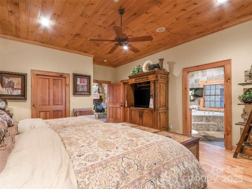 90 Rogers Creek Drive, Bakersville, NC 28705.  MLS# CAR4318662, YatesRealty ID 612. 