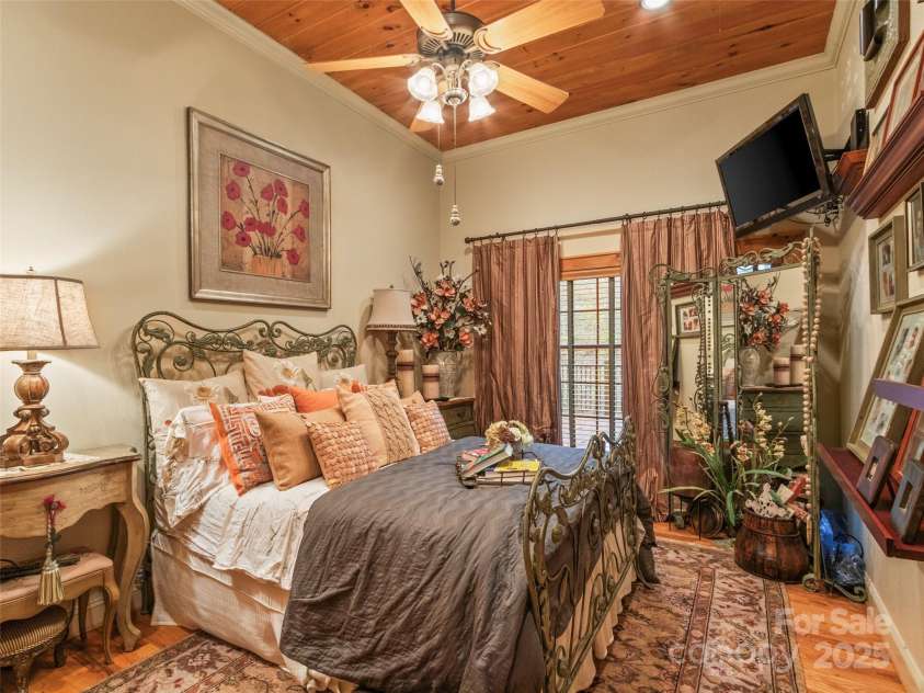 90 Rogers Creek Drive, Bakersville, NC 28705.  MLS# CAR4318662, YatesRealty ID 612. 