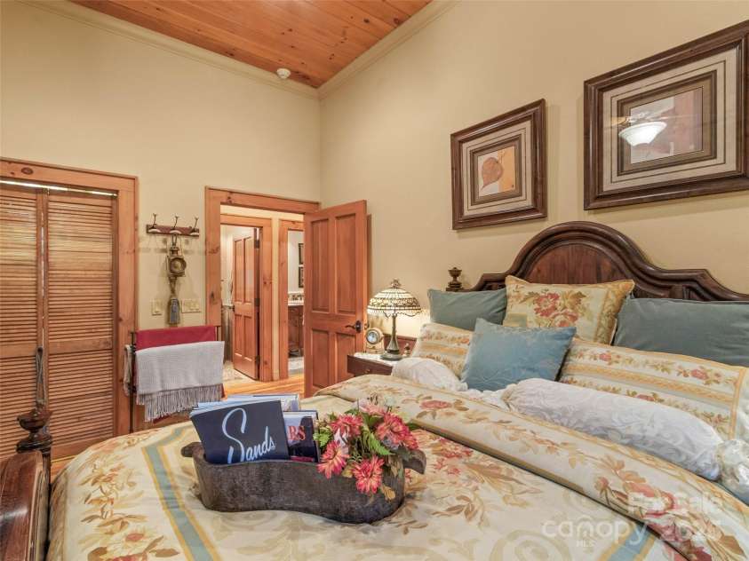 90 Rogers Creek Drive, Bakersville, NC 28705.  MLS# CAR4318662, YatesRealty ID 612. 