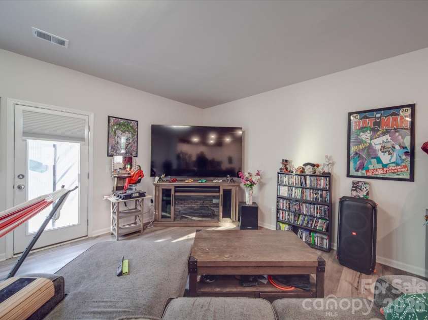 13111 Cottage Crest Lane, Charlotte, NC 28273.  MLS# CAR4342333, YatesRealty ID 6120. 