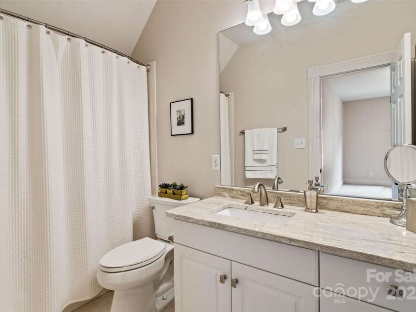 2500 Giverny Drive, Charlotte, NC 28226.  MLS# CAR4287734, YatesRealty ID 6121. 