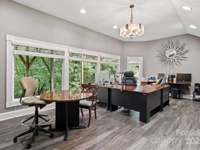 2500 Giverny Drive, Charlotte, NC 28226.  MLS# CAR4287734, YatesRealty ID 6121. 