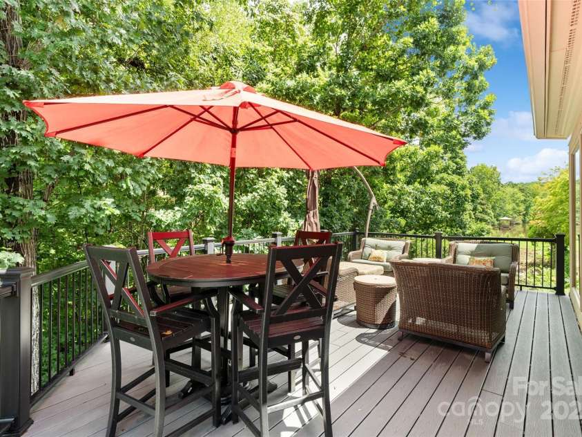2500 Giverny Drive, Charlotte, NC 28226.  MLS# CAR4287734, YatesRealty ID 6121. 