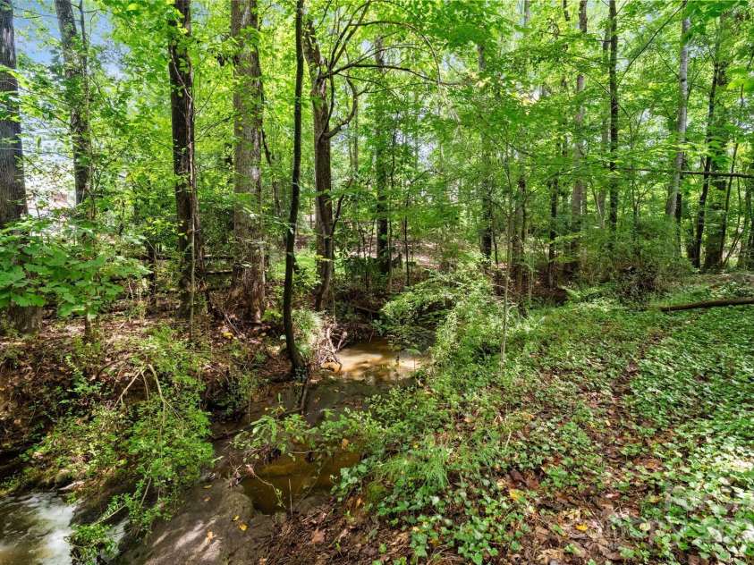 2500 Giverny Drive, Charlotte, NC 28226.  MLS# CAR4287734, YatesRealty ID 6121. 