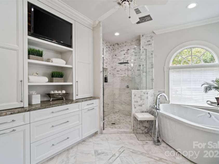 2500 Giverny Drive, Charlotte, NC 28226.  MLS# CAR4287734, YatesRealty ID 6121. 