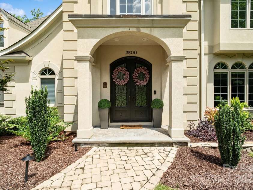 2500 Giverny Drive, Charlotte, NC 28226.  MLS# CAR4287734, YatesRealty ID 6121. 