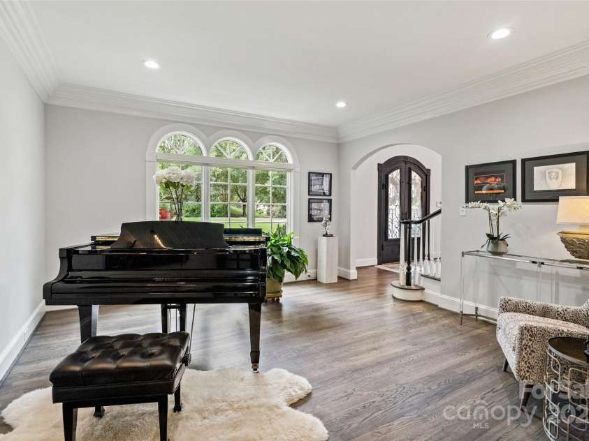 2500 Giverny Drive, Charlotte, NC 28226.  MLS# CAR4287734, YatesRealty ID 6121. 