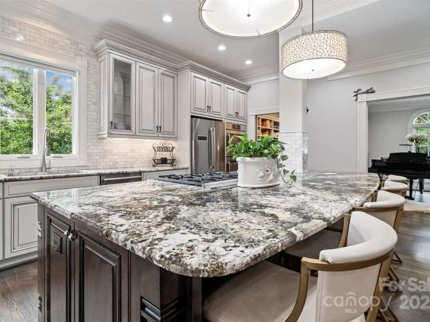 2500 Giverny Drive, Charlotte, NC 28226.  MLS# CAR4287734, YatesRealty ID 6121. 