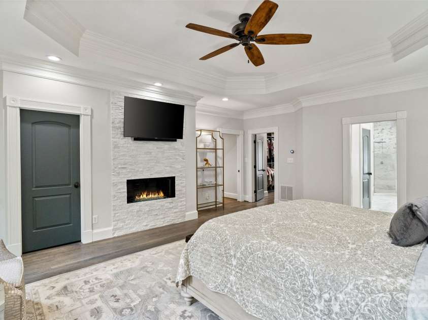 2500 Giverny Drive, Charlotte, NC 28226.  MLS# CAR4287734, YatesRealty ID 6121. 