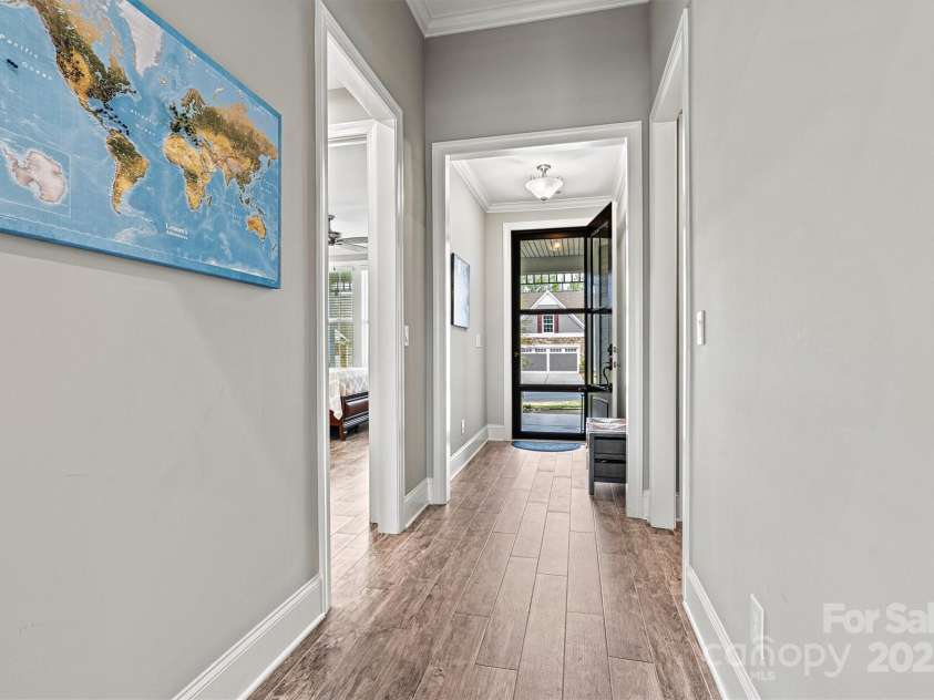 8718 Festival Way, Charlotte, NC 28215.  MLS# CAR4243722, YatesRealty ID 6122. 