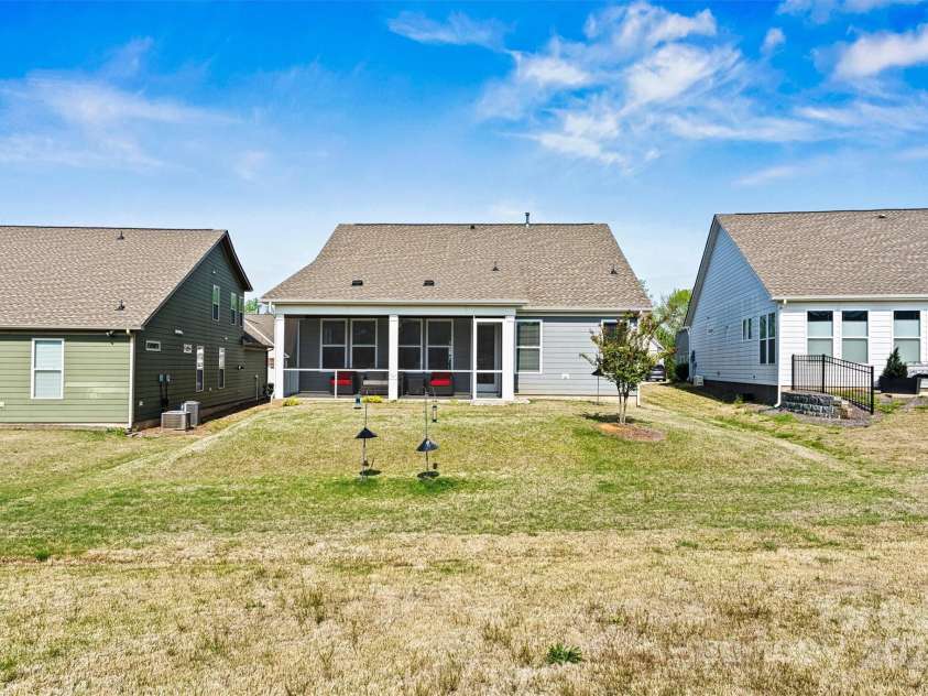 8718 Festival Way, Charlotte, NC 28215.  MLS# CAR4243722, YatesRealty ID 6122. 