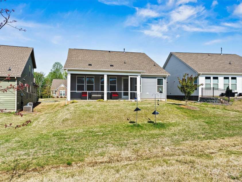 8718 Festival Way, Charlotte, NC 28215.  MLS# CAR4243722, YatesRealty ID 6122. 