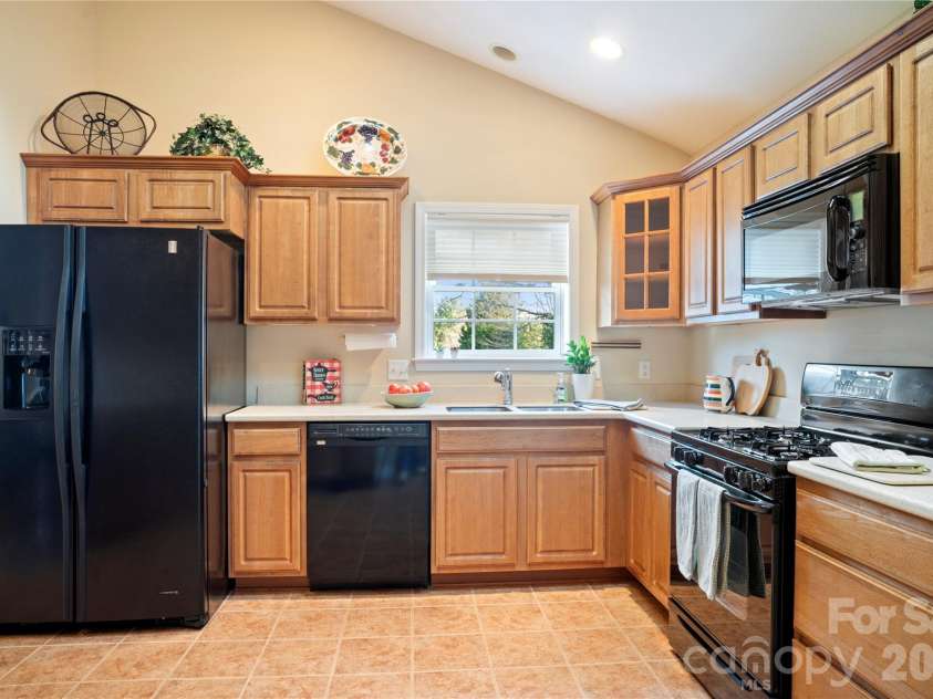 13 Stonebridge Drive, Asheville, NC 28805.  MLS# CAR4346831, YatesRealty ID 6124. 