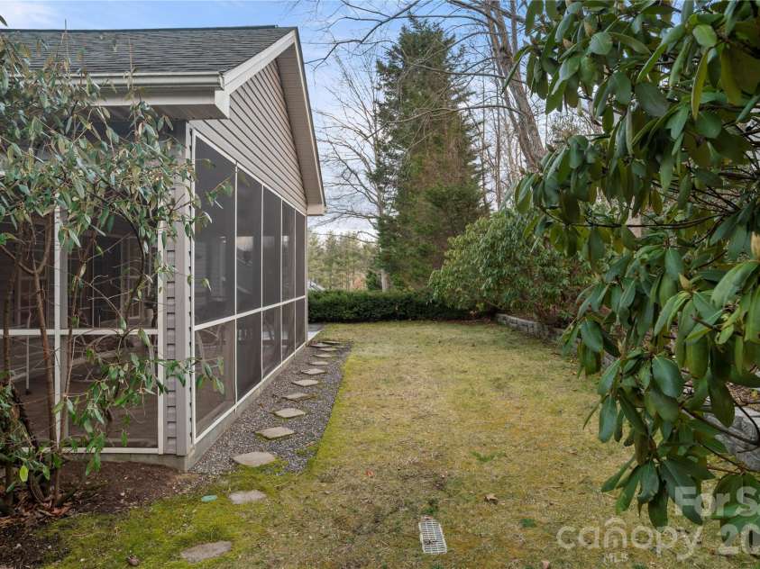 13 Stonebridge Drive, Asheville, NC 28805.  MLS# CAR4346831, YatesRealty ID 6124. 