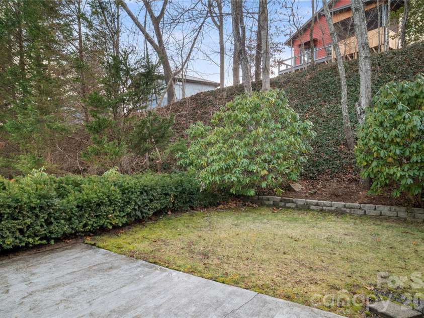 13 Stonebridge Drive, Asheville, NC 28805.  MLS# CAR4346831, YatesRealty ID 6124. 