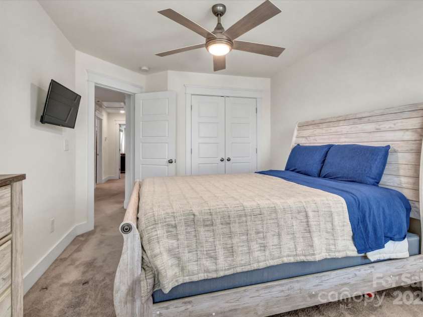 2149 Bexar Trail, Matthews, NC 28105.  MLS# CAR4234426, YatesRealty ID 6124. 