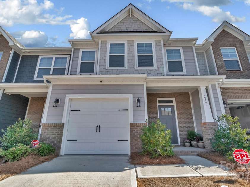 2149 Bexar Trail, Matthews, NC 28105.  MLS# CAR4234426, YatesRealty ID 6124. 