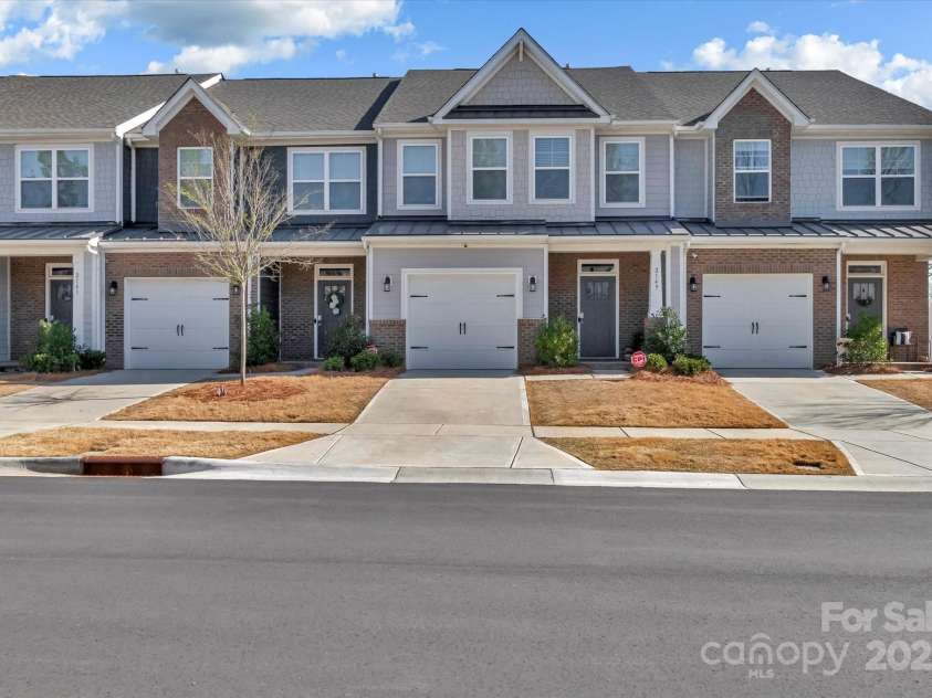2149 Bexar Trail, Matthews, NC 28105.  MLS# CAR4234426, YatesRealty ID 6124. 