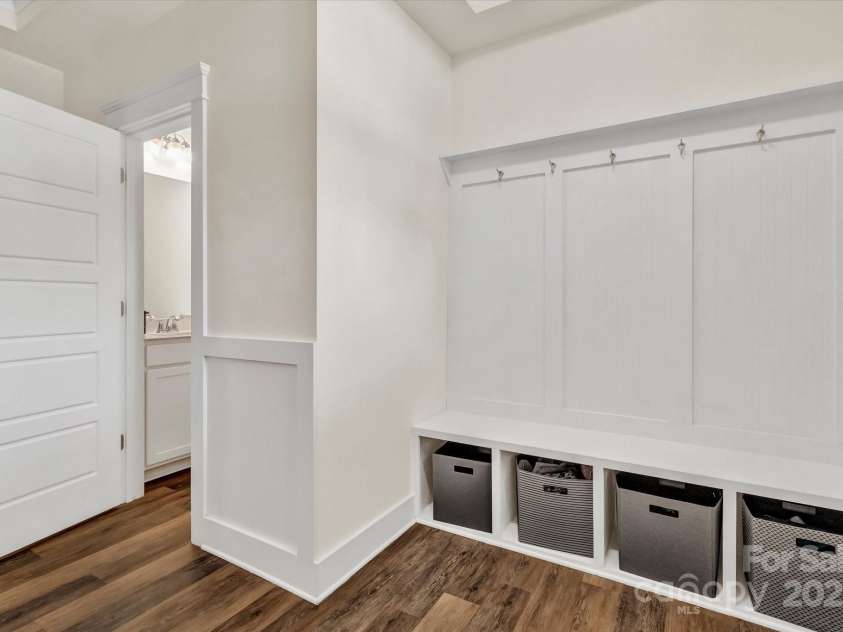 2149 Bexar Trail, Matthews, NC 28105.  MLS# CAR4234426, YatesRealty ID 6124. 