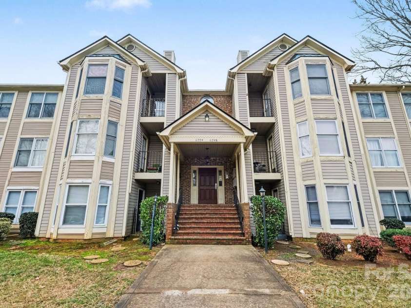 6234 Rosecroft Drive, Charlotte, NC 28215.  MLS# CAR4350385, YatesRealty ID 6125. 