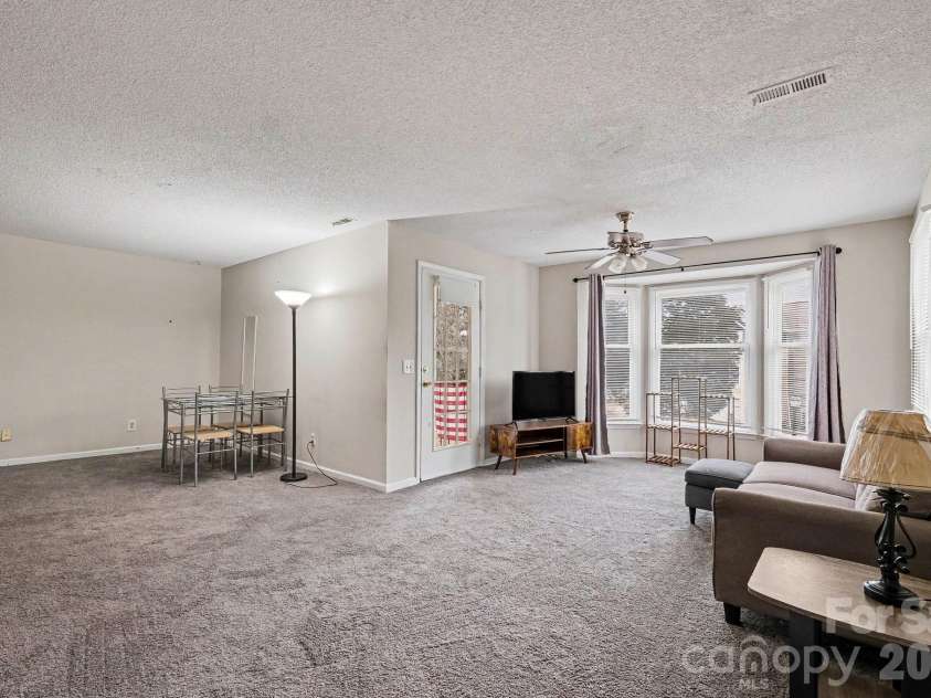 6234 Rosecroft Drive, Charlotte, NC 28215.  MLS# CAR4350385, YatesRealty ID 6125. 