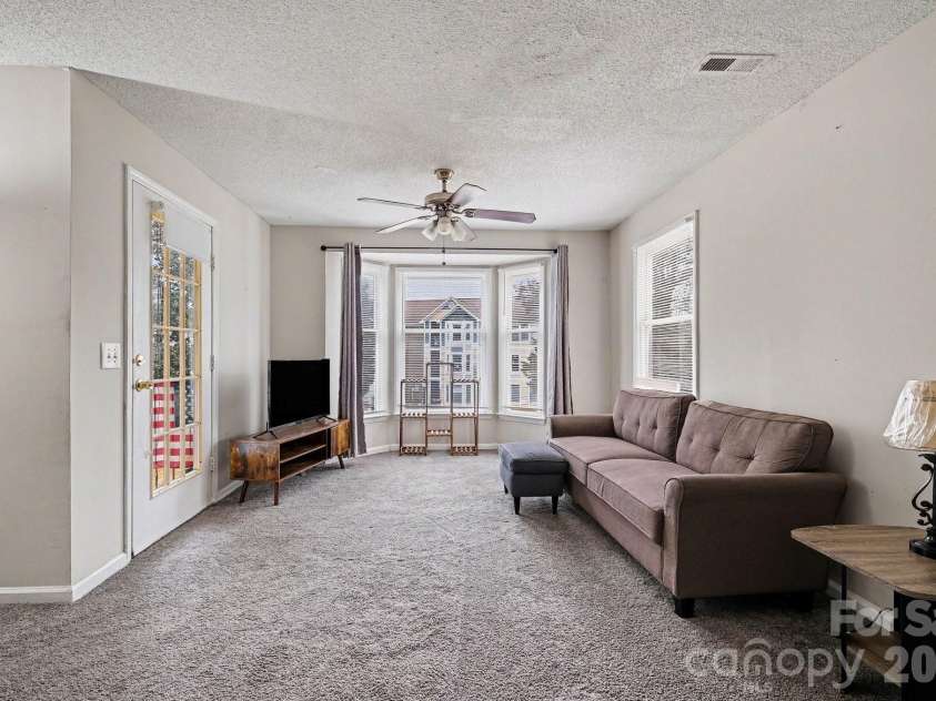 6234 Rosecroft Drive, Charlotte, NC 28215.  MLS# CAR4350385, YatesRealty ID 6125. 
