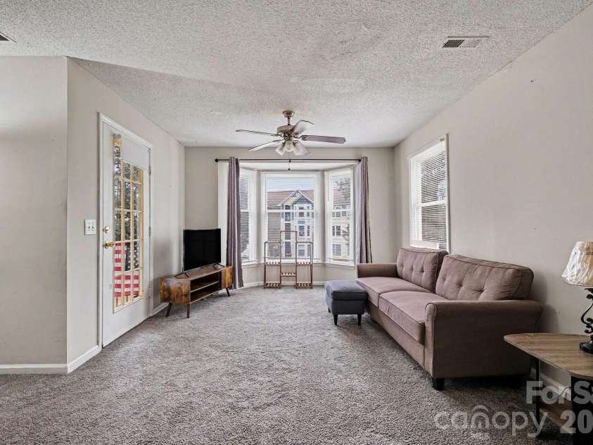 6234 Rosecroft Drive, Charlotte, NC 28215.  MLS# CAR4350385, YatesRealty ID 6125. 