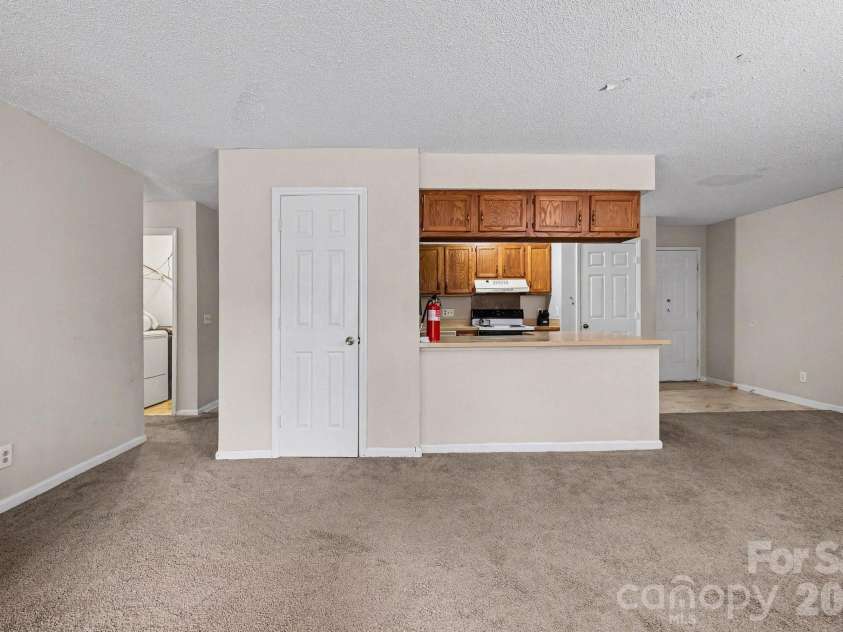 6234 Rosecroft Drive, Charlotte, NC 28215.  MLS# CAR4350385, YatesRealty ID 6125. 