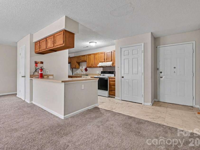 6234 Rosecroft Drive, Charlotte, NC 28215.  MLS# CAR4350385, YatesRealty ID 6125. 