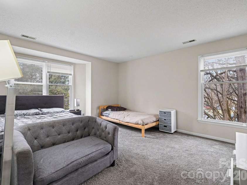 6234 Rosecroft Drive, Charlotte, NC 28215.  MLS# CAR4350385, YatesRealty ID 6125. 