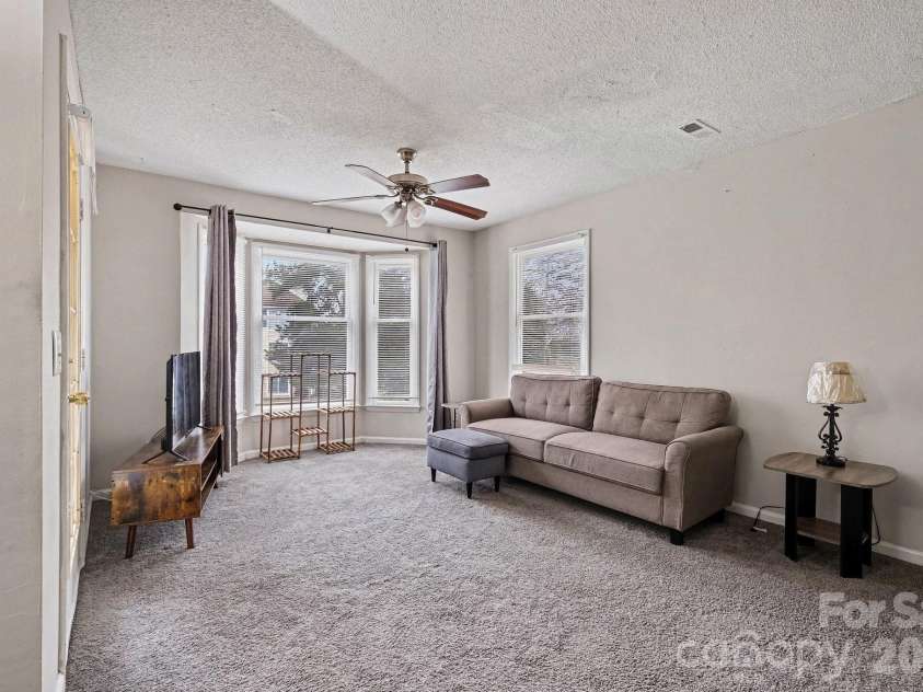 6234 Rosecroft Drive, Charlotte, NC 28215.  MLS# CAR4350385, YatesRealty ID 6125. 