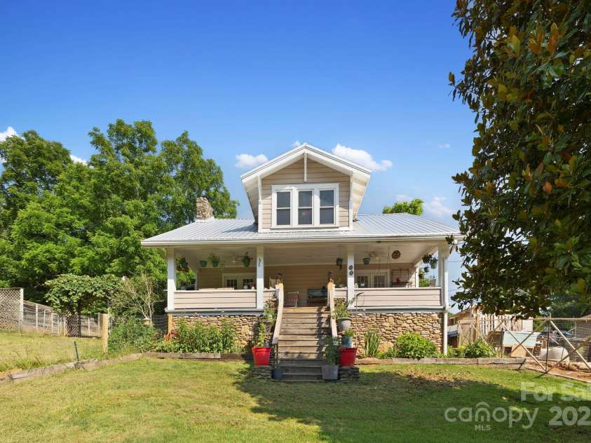 31 Abbott Moore Road, Clyde, NC 28721.  MLS# CAR4305514, YatesRealty ID 6126. 