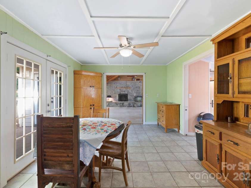 31 Abbott Moore Road, Clyde, NC 28721.  MLS# CAR4305514, YatesRealty ID 6126. 