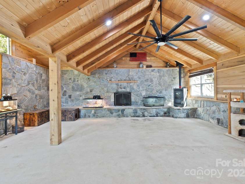 31 Abbott Moore Road, Clyde, NC 28721.  MLS# CAR4305514, YatesRealty ID 6126. 