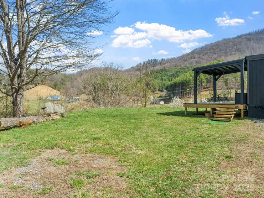 41 Hawks Ridge Estate, Burnsville, NC 28714.  MLS# CAR4246648, YatesRealty ID 6126. 
