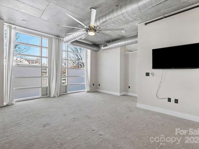 505 Sixth Street, Charlotte, NC 28202.  MLS# CAR4331370, YatesRealty ID 6127. 