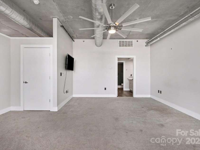 505 Sixth Street, Charlotte, NC 28202.  MLS# CAR4331370, YatesRealty ID 6127. 