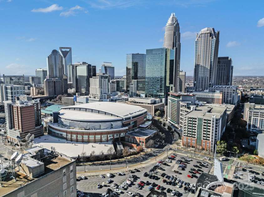 505 Sixth Street, Charlotte, NC 28202.  MLS# CAR4331370, YatesRealty ID 6127. 