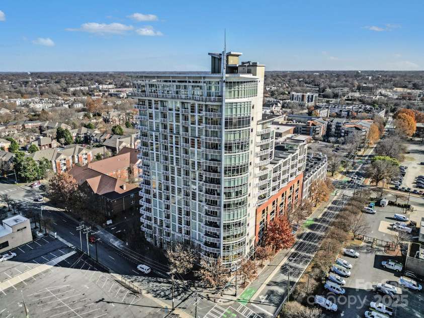 505 Sixth Street, Charlotte, NC 28202.  MLS# CAR4331370, YatesRealty ID 6127. COURTSIDE BUILDING