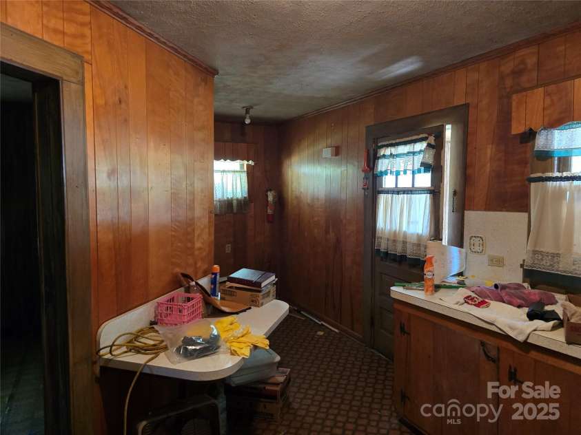 8860 Castor Road, Salisbury, NC 28146.  MLS# CAR4247320, YatesRealty ID 6127. Kitchen
