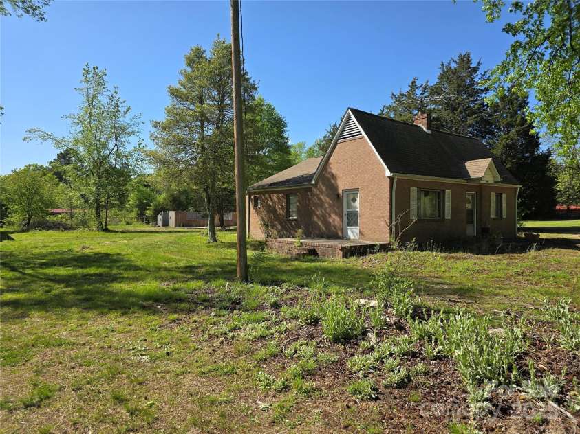 8860 Castor Road, Salisbury, NC 28146.  MLS# CAR4247320, YatesRealty ID 6127. Left side
