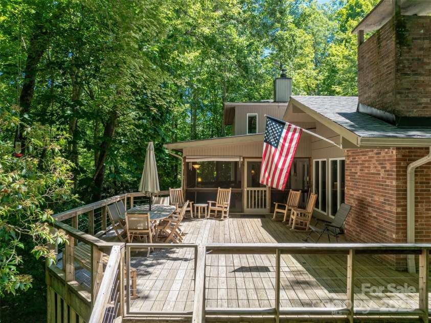 140 Grouse Lane, Brevard, NC 28712.  MLS# CAR4247266, YatesRealty ID 6128. 