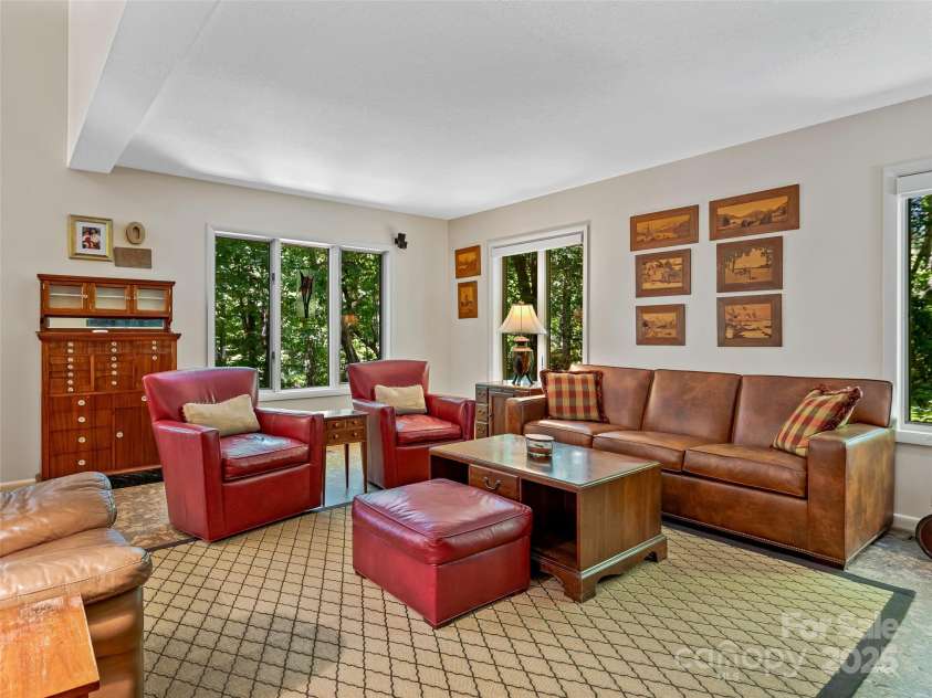 140 Grouse Lane, Brevard, NC 28712.  MLS# CAR4247266, YatesRealty ID 6128. Cozy place.