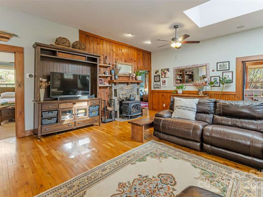 20 Meeks Road, Black Mountain, NC 28711.  MLS# CAR4232565, YatesRealty ID 6129. 