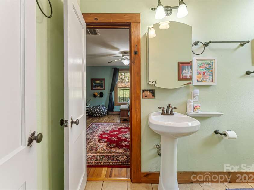 20 Meeks Road, Black Mountain, NC 28711.  MLS# CAR4232565, YatesRealty ID 6129. Bathroom