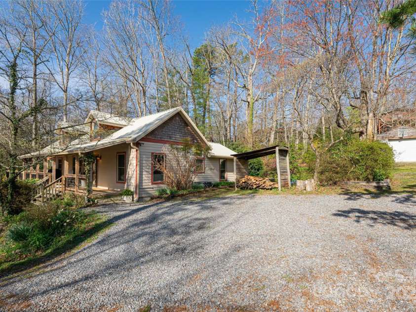 20 Meeks Road, Black Mountain, NC 28711.  MLS# CAR4232565, YatesRealty ID 6129. Driveway with plenty of parking