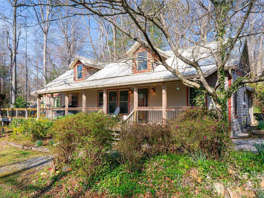 20 Meeks Road, Black Mountain, NC 28711.  MLS# CAR4232565, YatesRealty ID 6129. Front of home