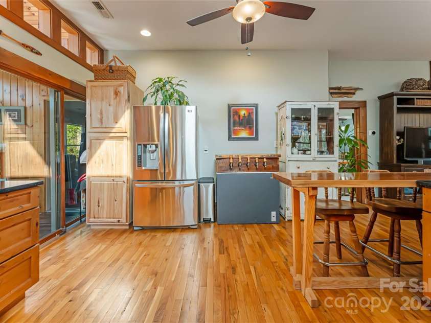 20 Meeks Road, Black Mountain, NC 28711.  MLS# CAR4232565, YatesRealty ID 6129. Kitchen