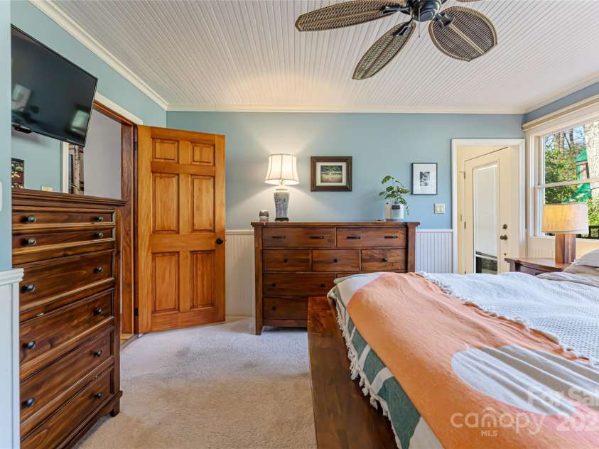 20 Meeks Road, Black Mountain, NC 28711.  MLS# CAR4232565, YatesRealty ID 6129. Primary bedroom